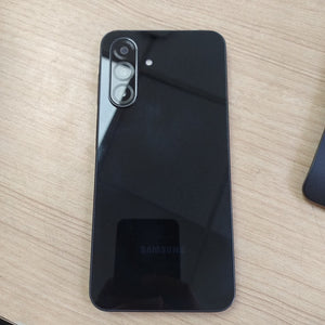CELULAR SAMSUNG GALAXY A26 5G SM-A266M (2025) 256 GB 8 GB RAM (SEMINUEVO)