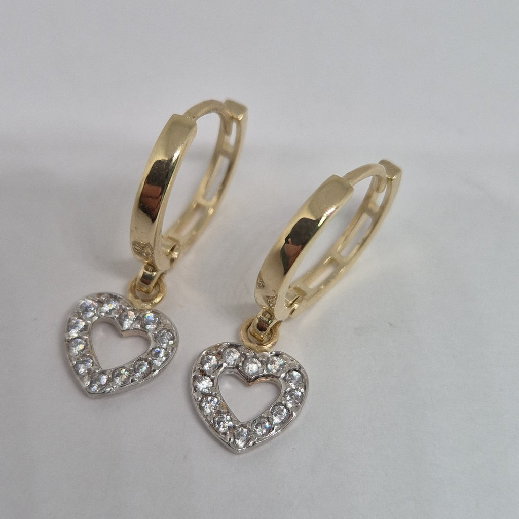 ARETES HUGGIES CON DIJE CORAZON Y CIRCONIAS 14K 2.2 GR (NUEVO)