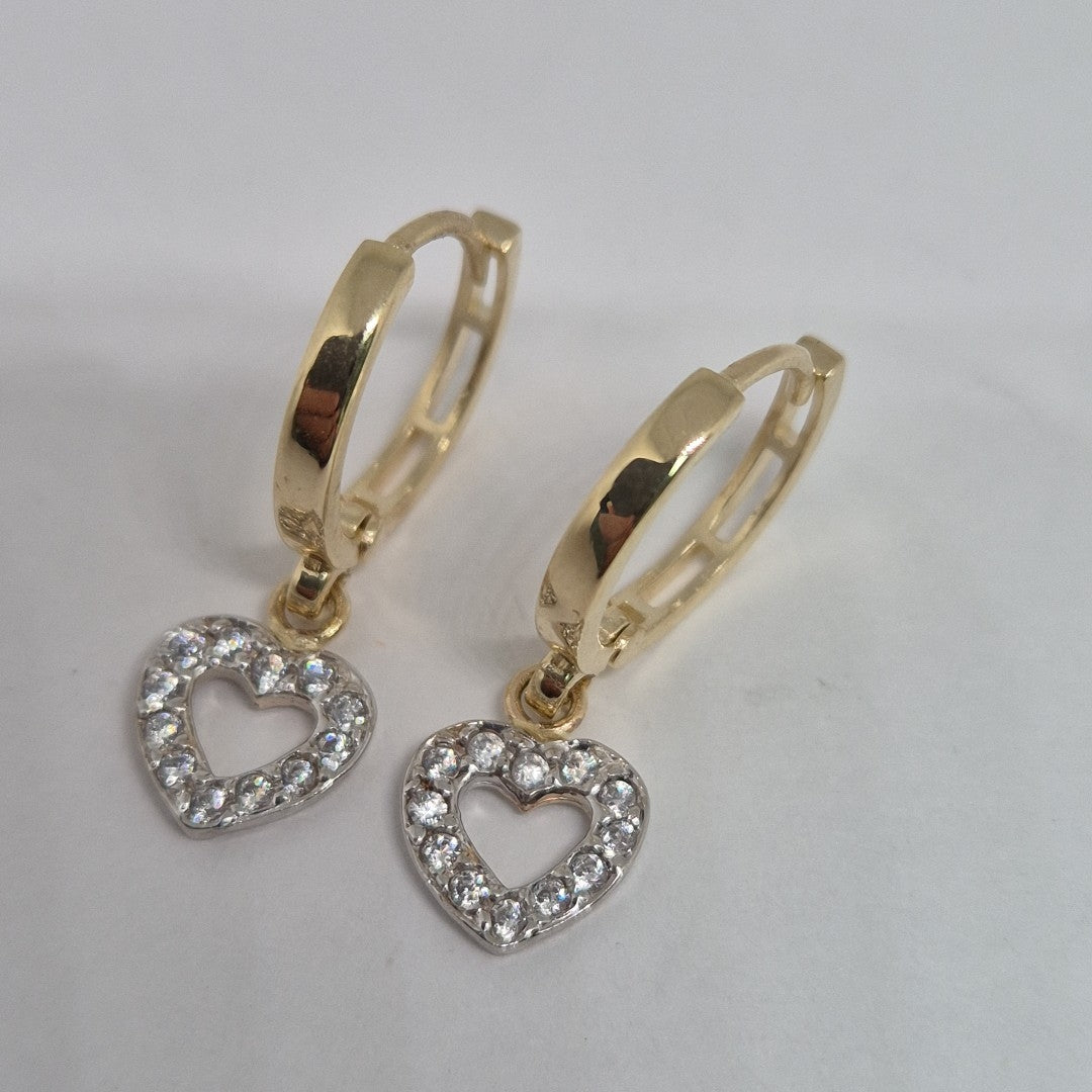 ARETES HUGGIES CON DIJE CORAZON Y CIRCONIAS 14K 2.2 GR (NUEVO)