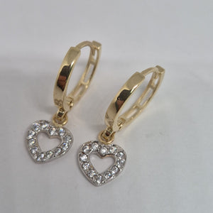 ARETES HUGGIES CON DIJE CORAZON Y CIRCONIAS 14K 2.2 GR (NUEVO)