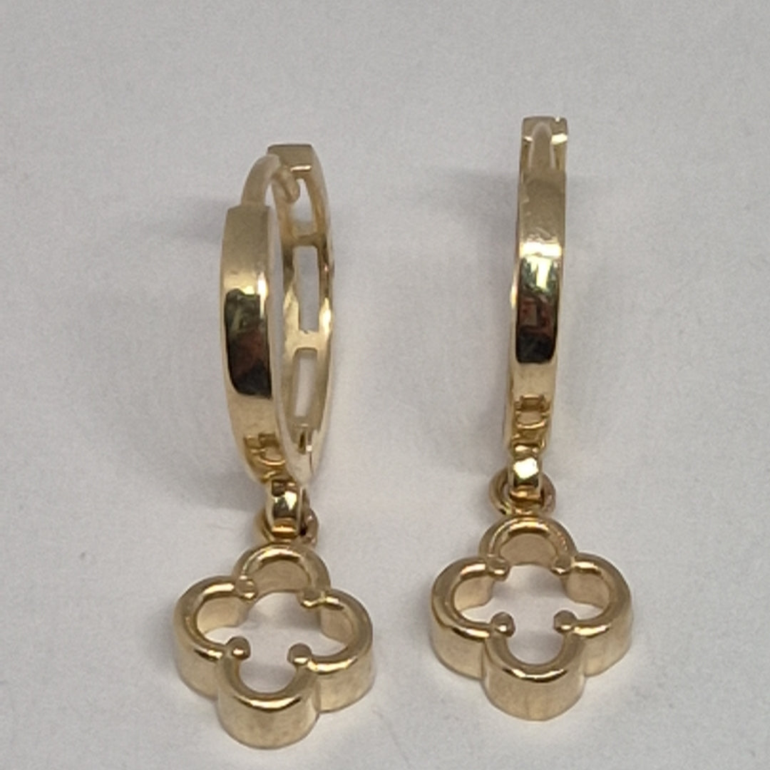 ARETES ARRACADAS CON DIJE 14K 2.4 GR (NUEVO)