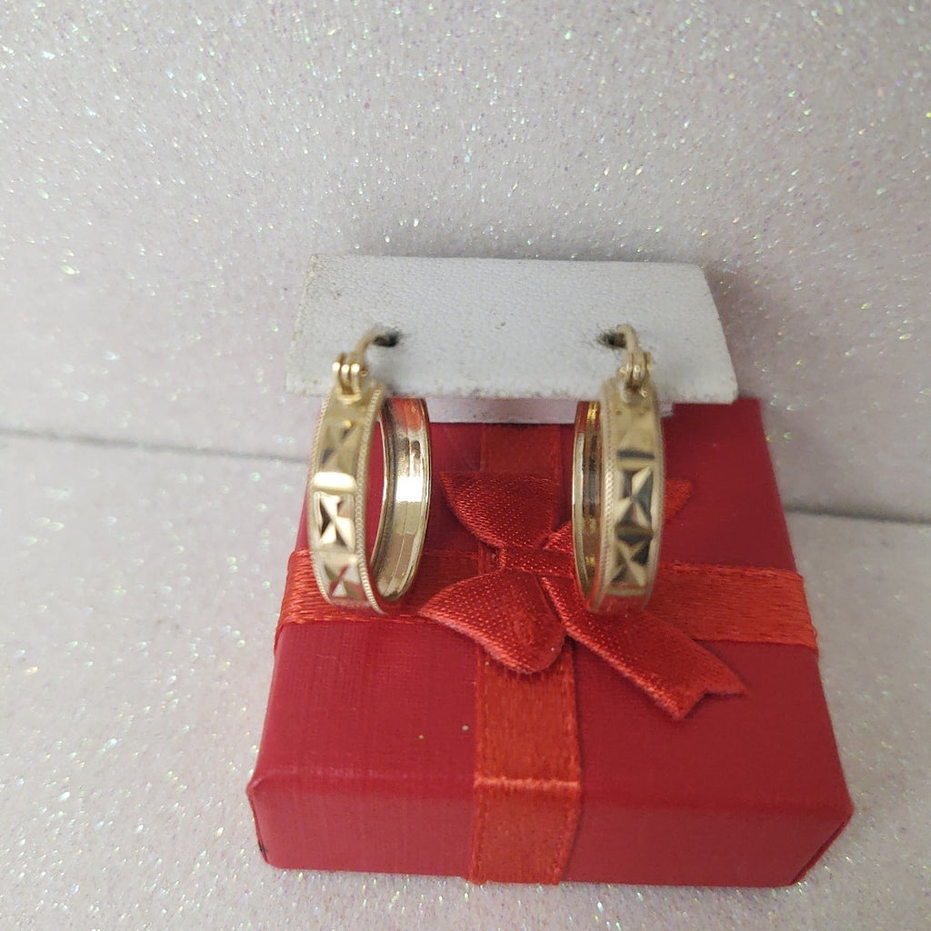 ARETES ARRACADAS LABRADAS 10K 2.1 GR (NUEVO)