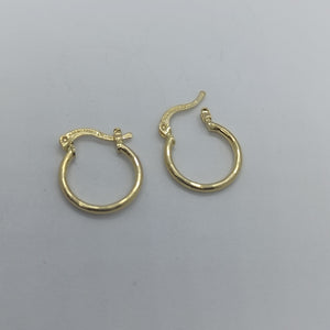 ARETES ARRACADAS ESTRIADAS 14K 1.4 GR (NUEVO)