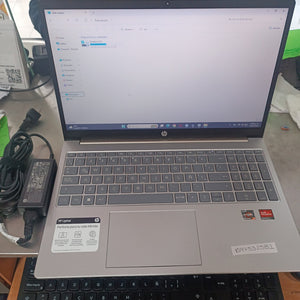 LAPTOP HP 15-FC0000LA(2024) 512 GB SSD 8 GB RAM (SEMINUEVO)
