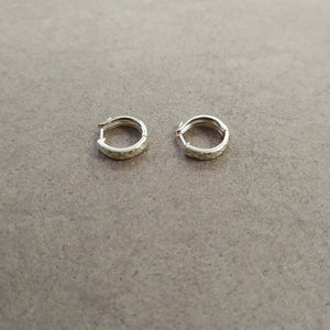 HUGGIES ORO 14K 1.1 (NUEVO)