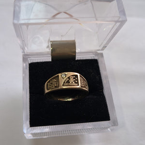 ANILLO DE GRADUACIÓN ORO 8 K 3.4 GRMS (SEMINUEVO)