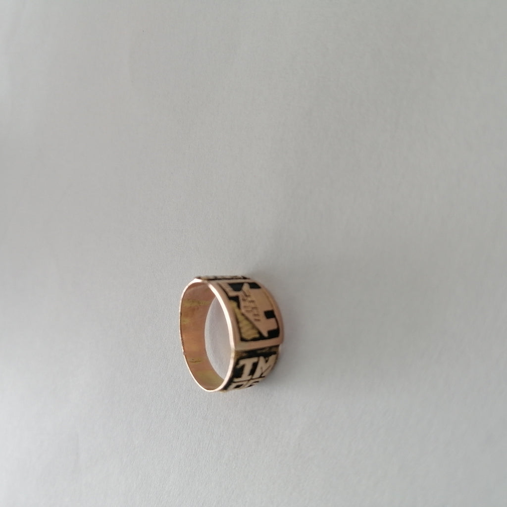 ANILLO DE GRADUACIÓN ORO 8 K 1.3 GRMS (SEMINUEVO)