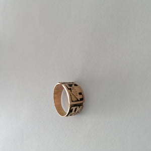 ANILLO DE GRADUACIÓN ORO 8 K 1.3 GRMS (SEMINUEVO)