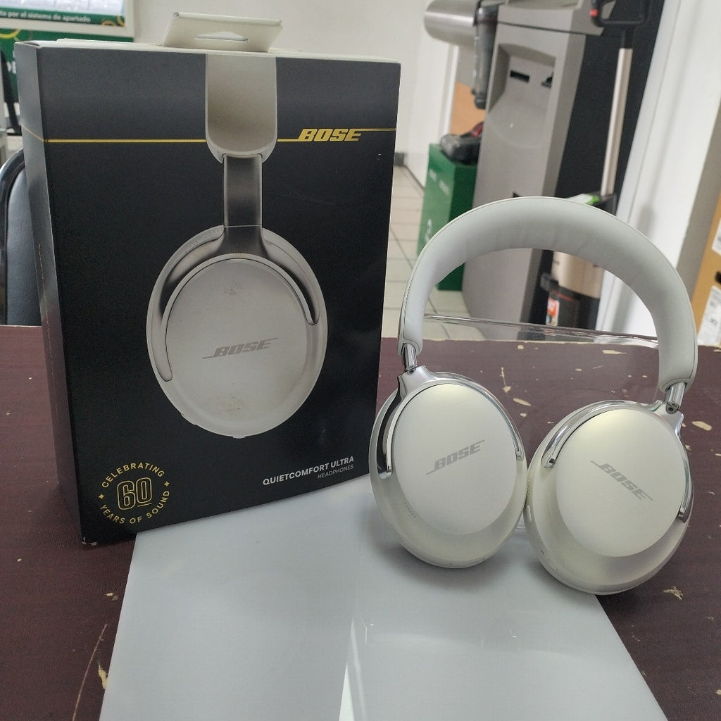 AUDIFONOS BOSE QUIETCOMFORT ULTRA INALAMBRICO OVER EAR (SEMINUEVO)
