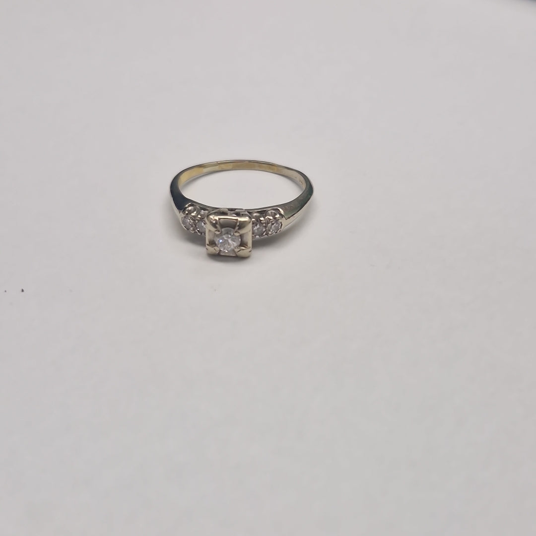 SOLITARIO ORO BLANCO 14 K 2.5 GRMS (SEMINUEVO)