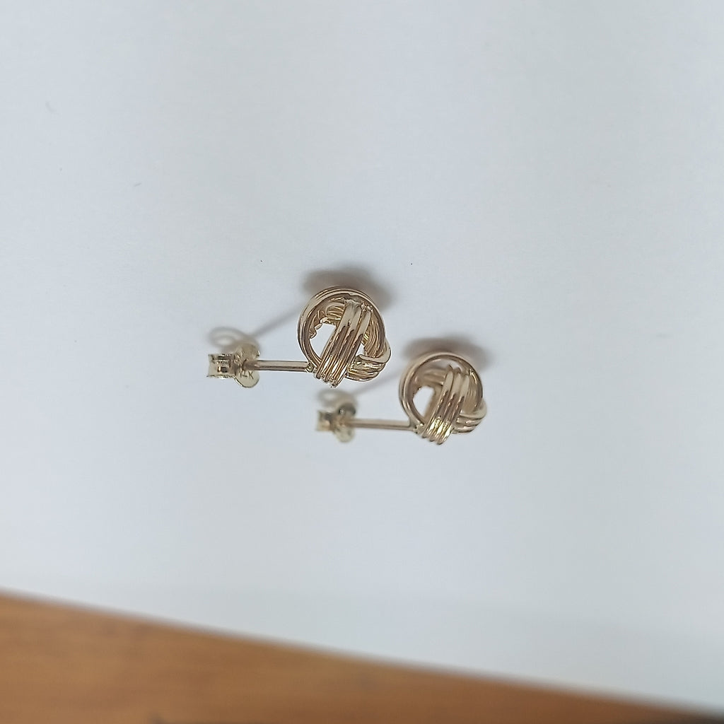 BROQUELES ORO 14K 1.8 (NUEVO)