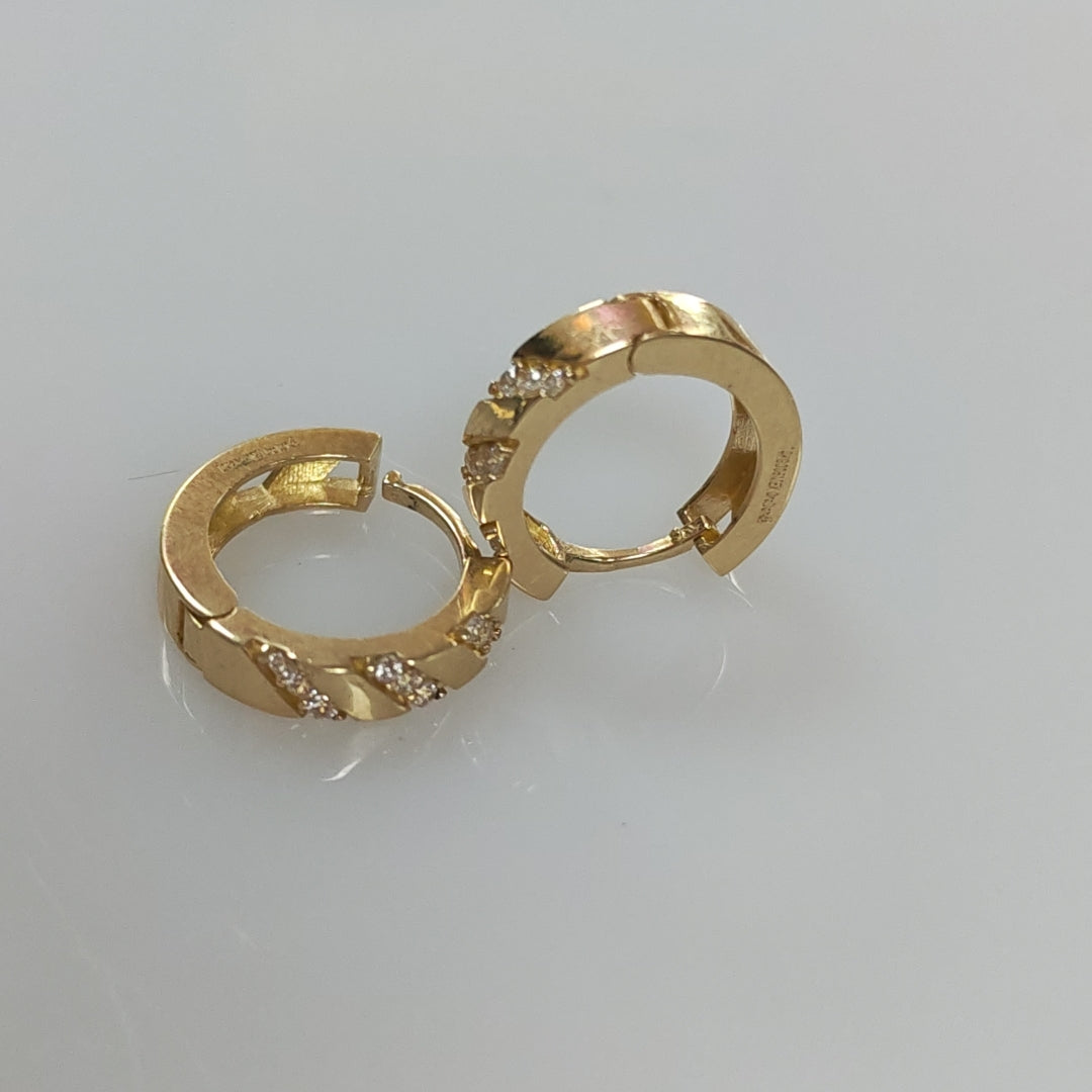 ARETES HUGGIES CON CIRCONIAS 14K 2.2 GR (NUEVO)