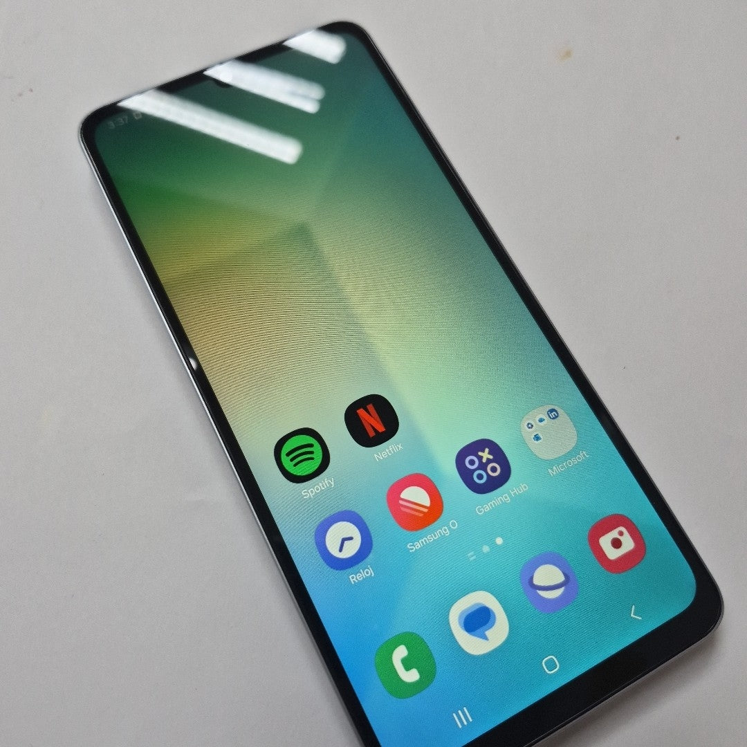 CELULAR SAMSUNG GALAXY A06 SM-A065M (2024) 128 GB 4 GB RAM (SEMINUEVO)
