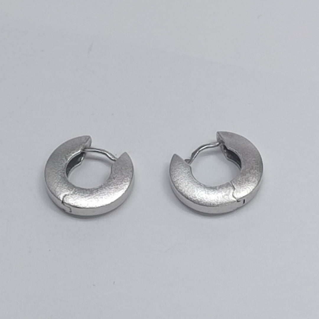 ARRACADAS PAR ORO BLANCO 14 K 5.4 GRMS (SEMINUEVO)