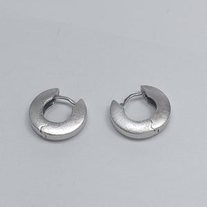 ARRACADAS PAR ORO BLANCO 14 K 5.4 GRMS (SEMINUEVO)