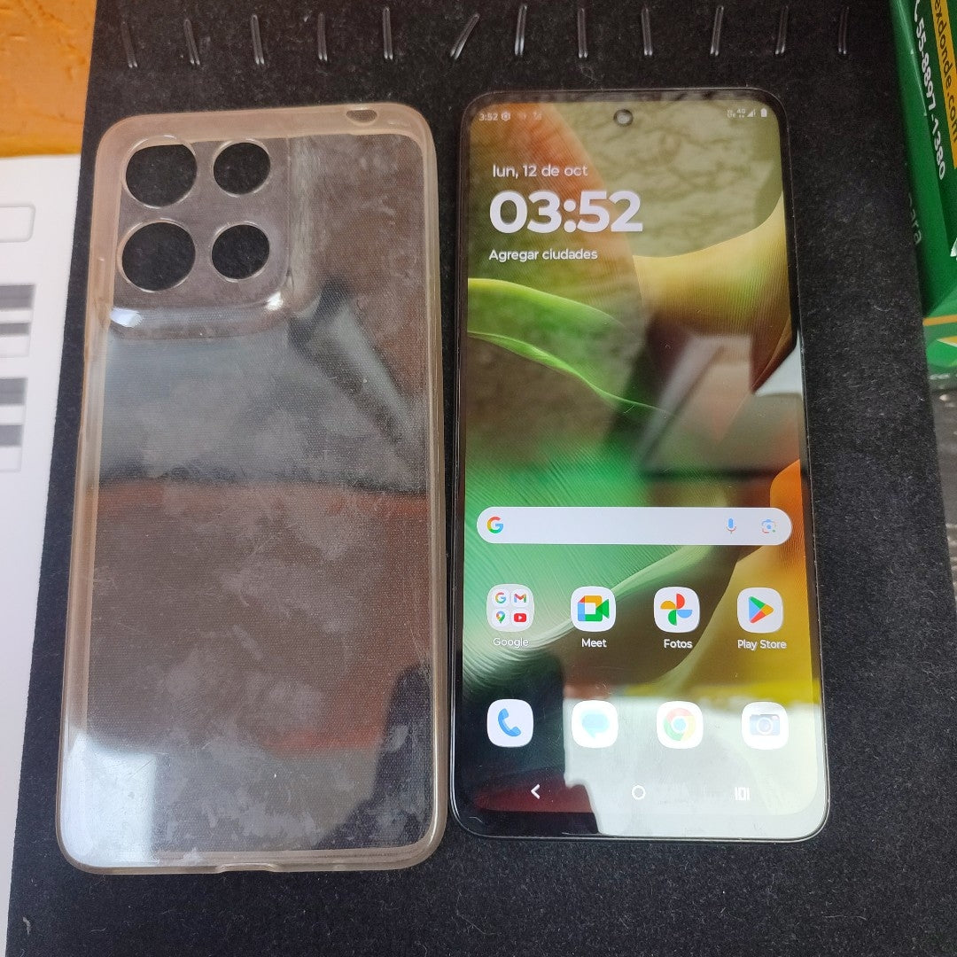 CELULAR MOTOROLA MOTO G15 XT2521-2 (2025) 128 GB 4 GB RAM (SEMINUEVO)