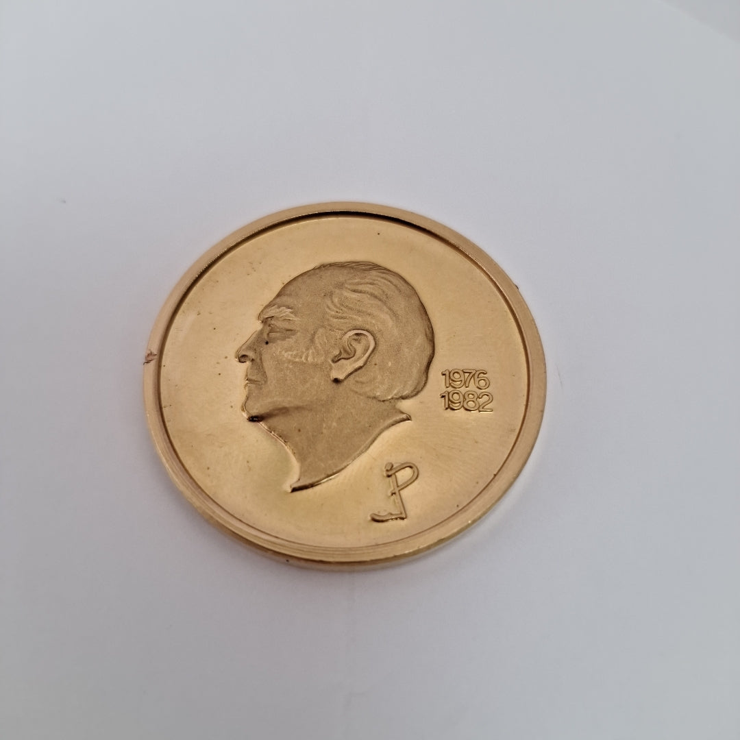 MEDALLA CONMEMORATIVA ORO 18 K 40,40 GRMS (SEMINUEVO)