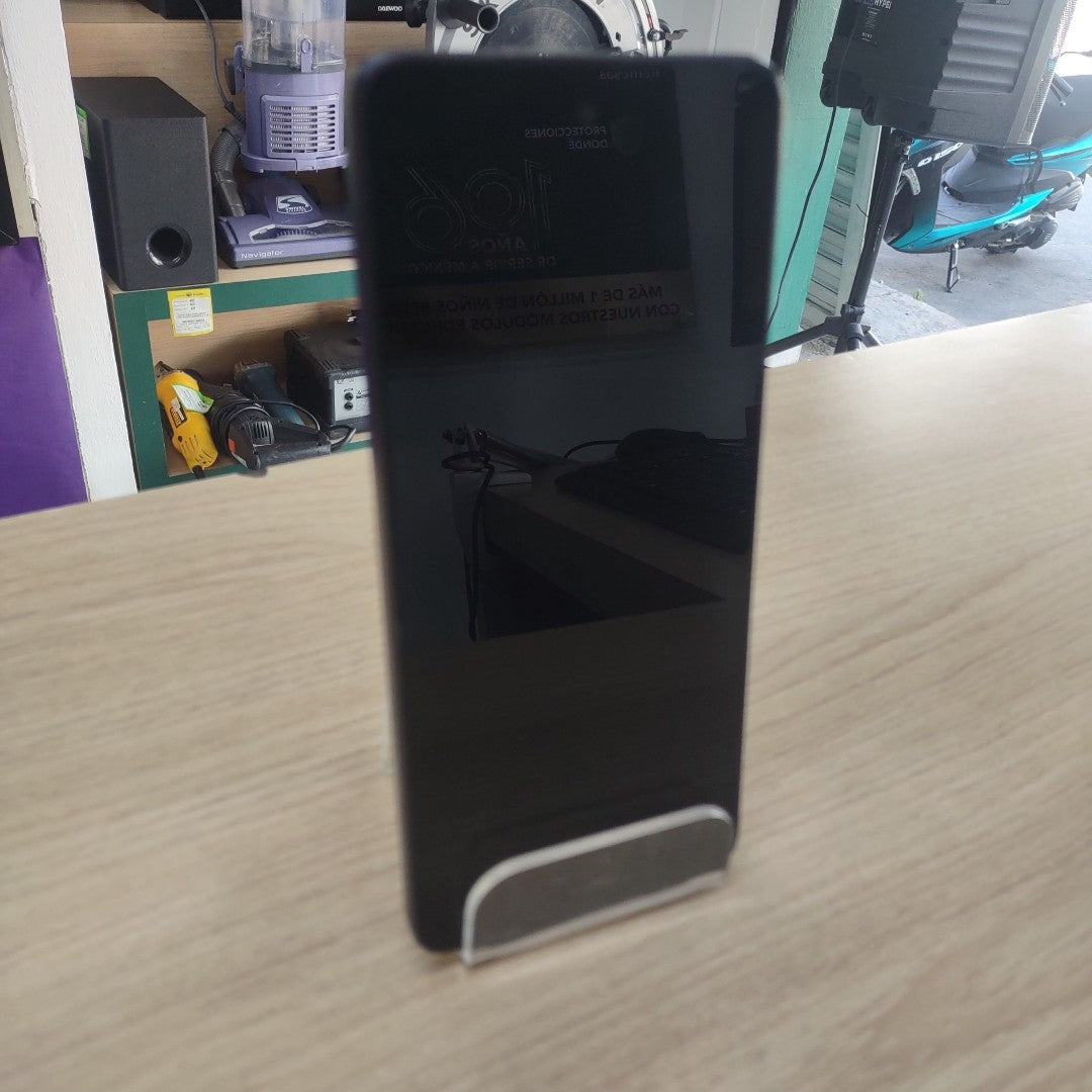 CELULAR MOTOROLA MOTO G24 XT2423-1 (2024) 256 GB 4 GB RAM (SEMINUEVO)
