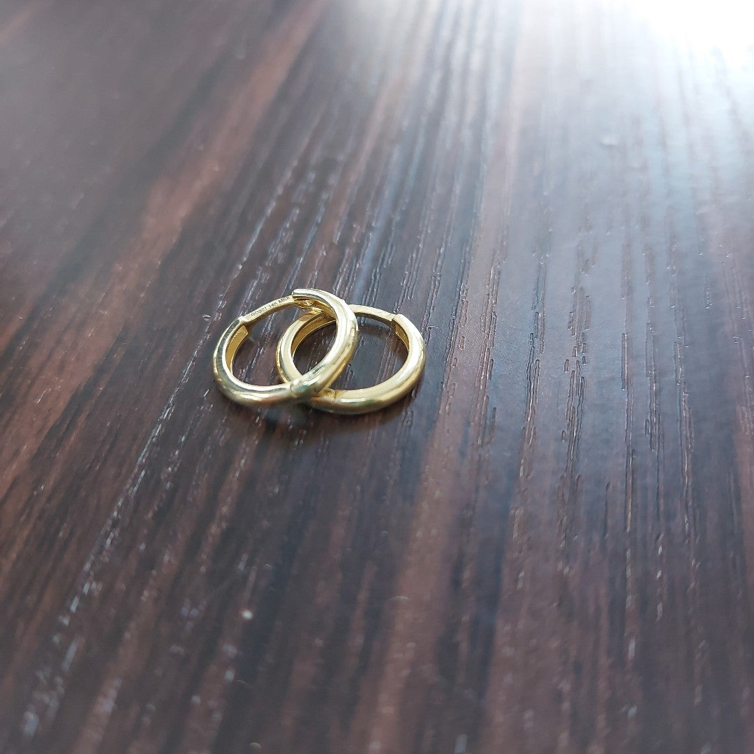 ARETES HUGGIES LISAS 14K 1.5 GR (NUEVO)