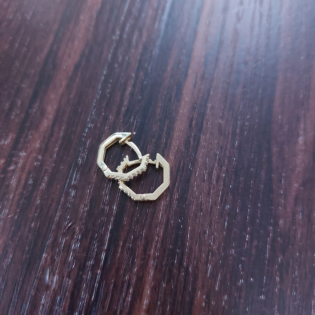 ARETES HUGIES C CIRCONIAS 14K 1.5 GR (NUEVO)