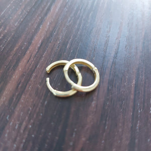 ARETES HUGGIES LISAS 14K 1.5 GR (NUEVO)