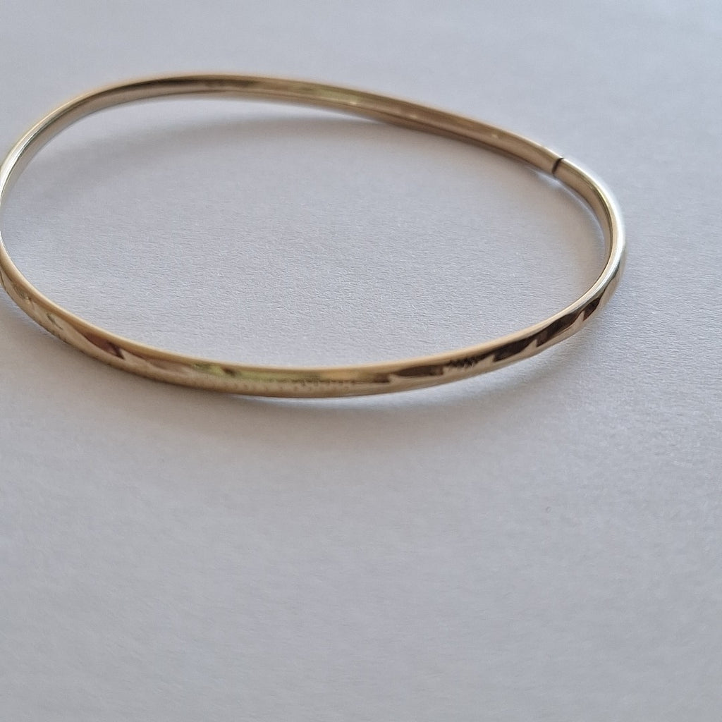 PULSERA RIGIDA ORO 10 K 3.7 GRMS (SEMINUEVO)