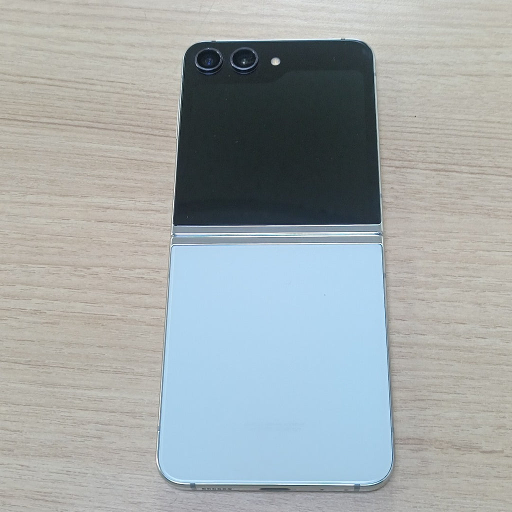 CELULAR SAMSUNG GALAXY Z FLIP 5 SM-F731B (2023) 512 GB 8 GB RAM (SEMINUEVO)
