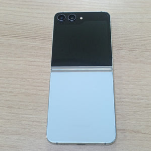 CELULAR SAMSUNG GALAXY Z FLIP 5 SM-F731B (2023) 512 GB 8 GB RAM (SEMINUEVO)