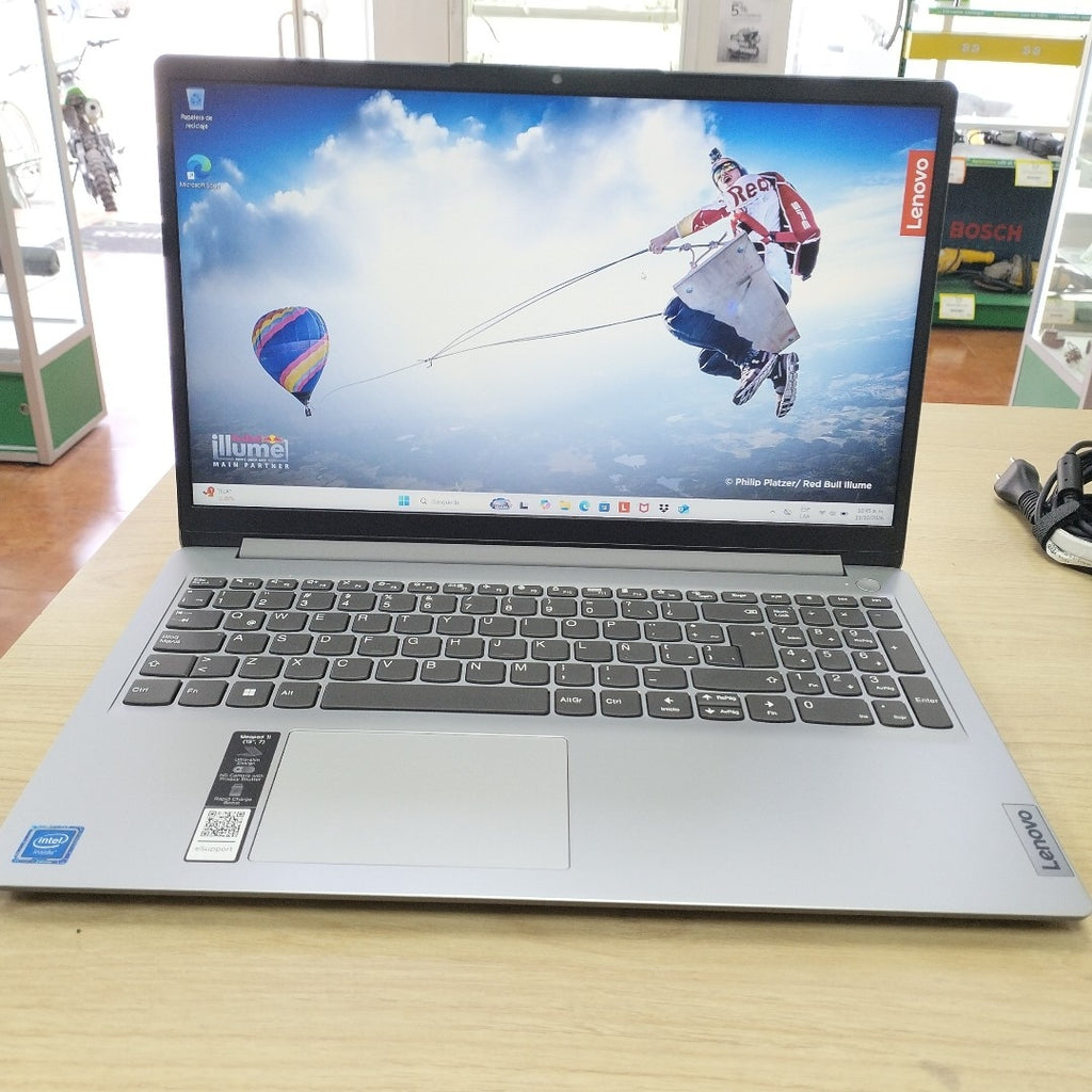 LAPTOP LENOVO IDEAPAD 1 15IGL7 (2024) 256 GB SSD 8 GB RAM (SEMINUEVO)