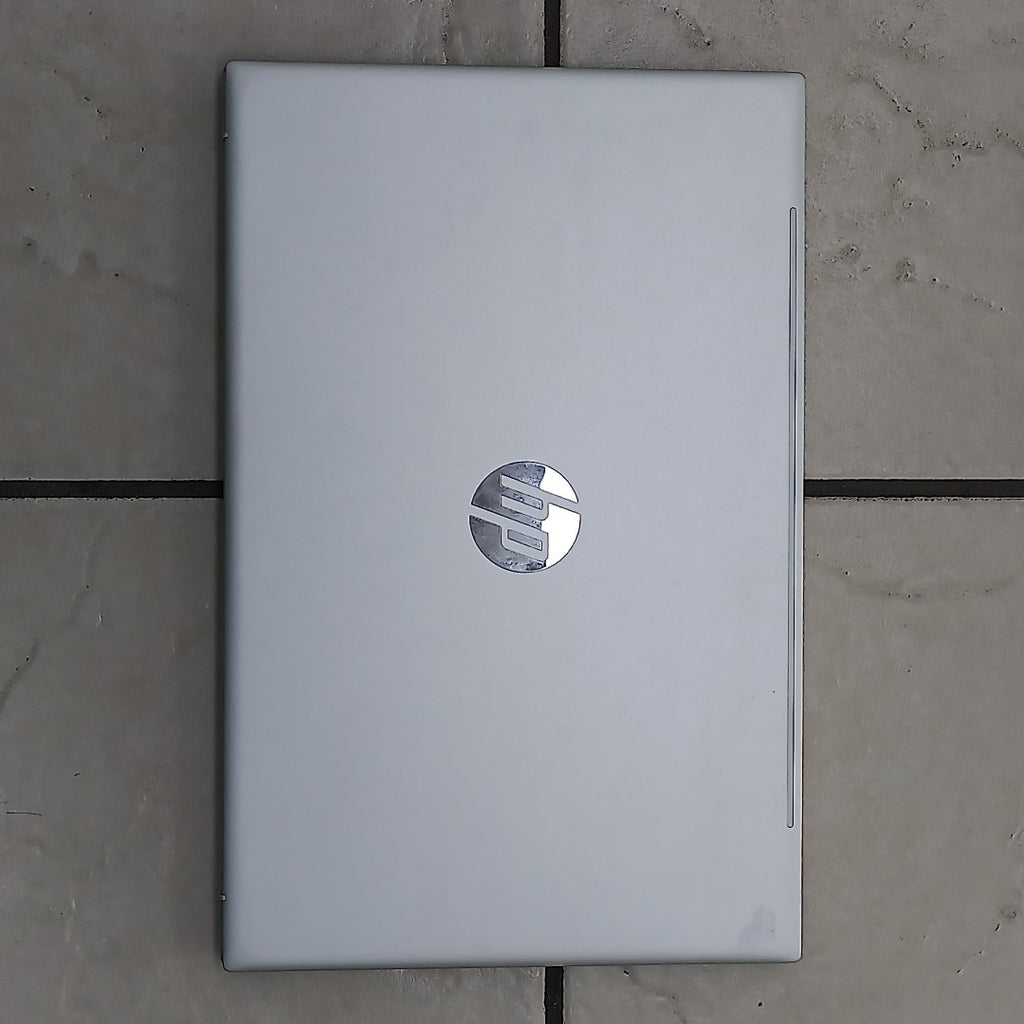 LAPTOP HP PAVILION 15-EH3002LA (2024) 512 GB SSD 16 GB RAM (SEMINUEVO)