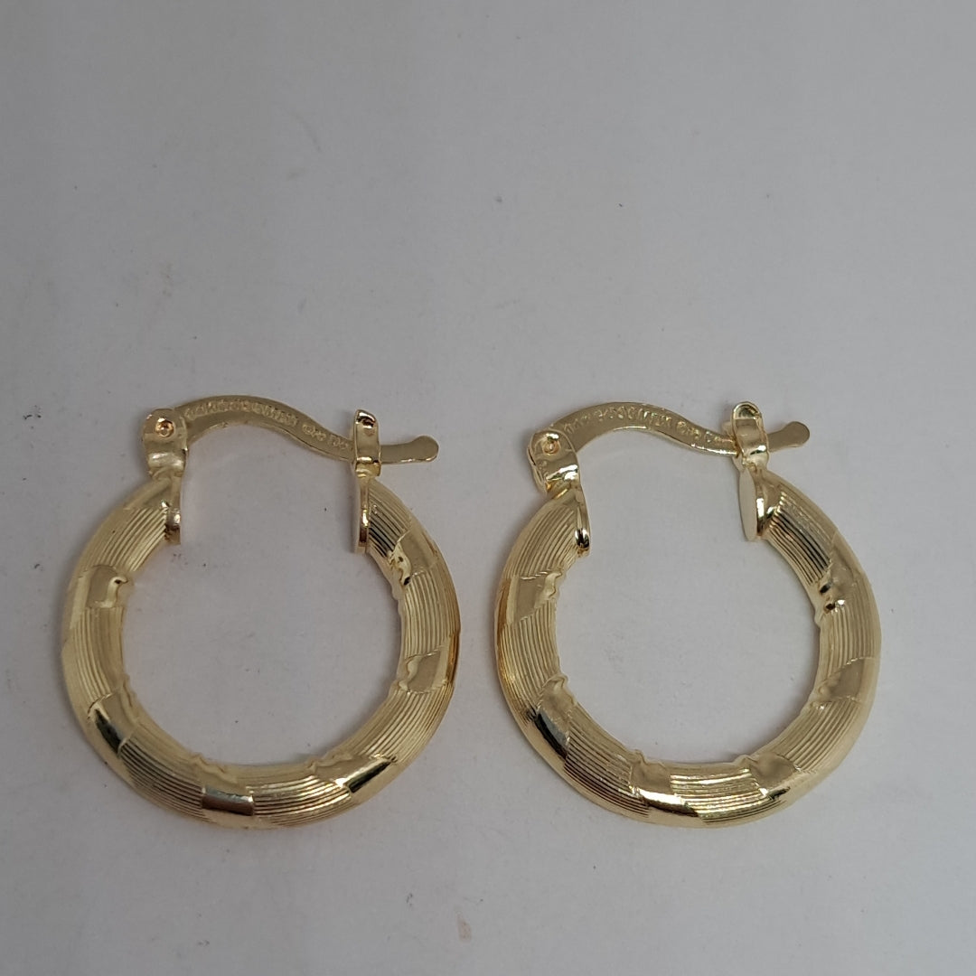 ARETES ARRACADAS TROQUELADAS 14K 2.1 GR (NUEVO)