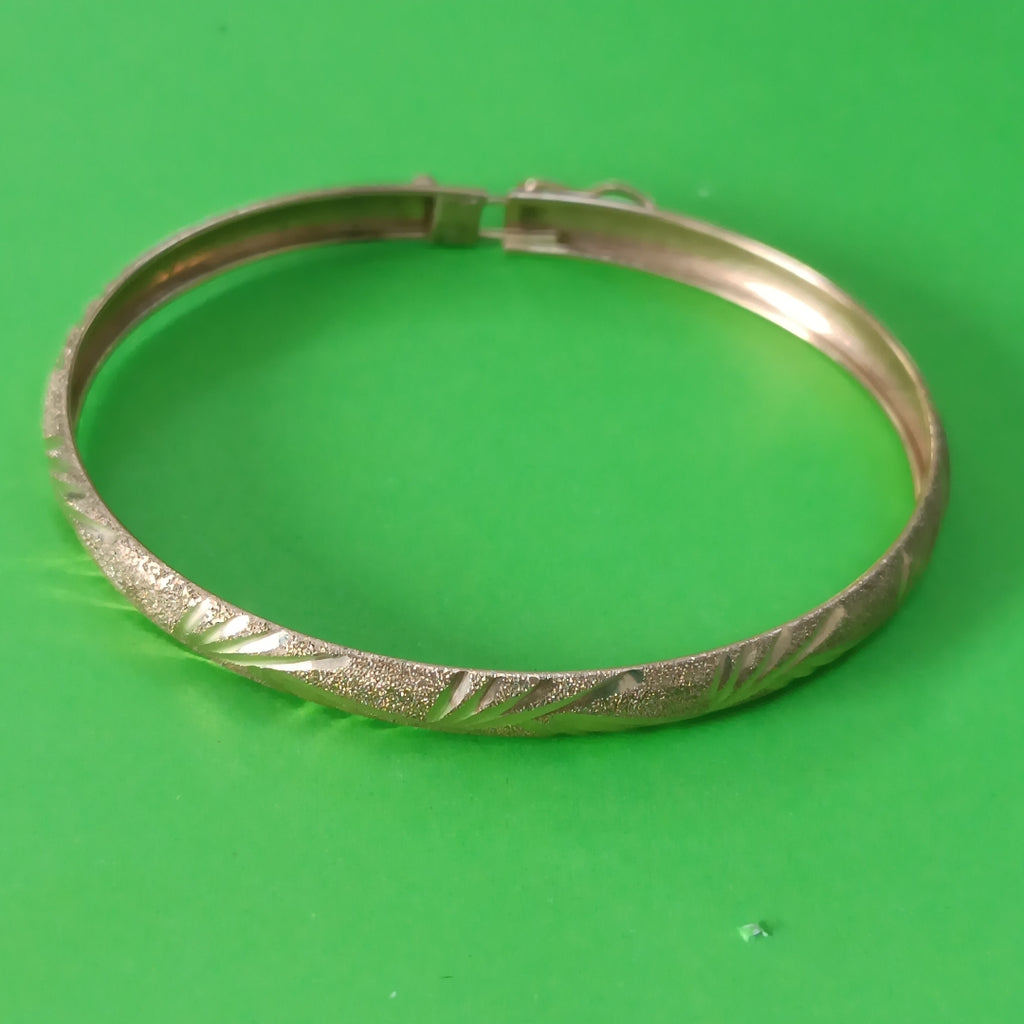 PULSERA RIGIDA ORO 10 K 4.4 GRMS (SEMINUEVO)