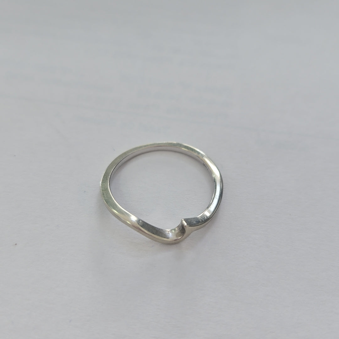 ANILLO ORO BLANCO 10 K 1.5 GRMS (SEMINUEVO)