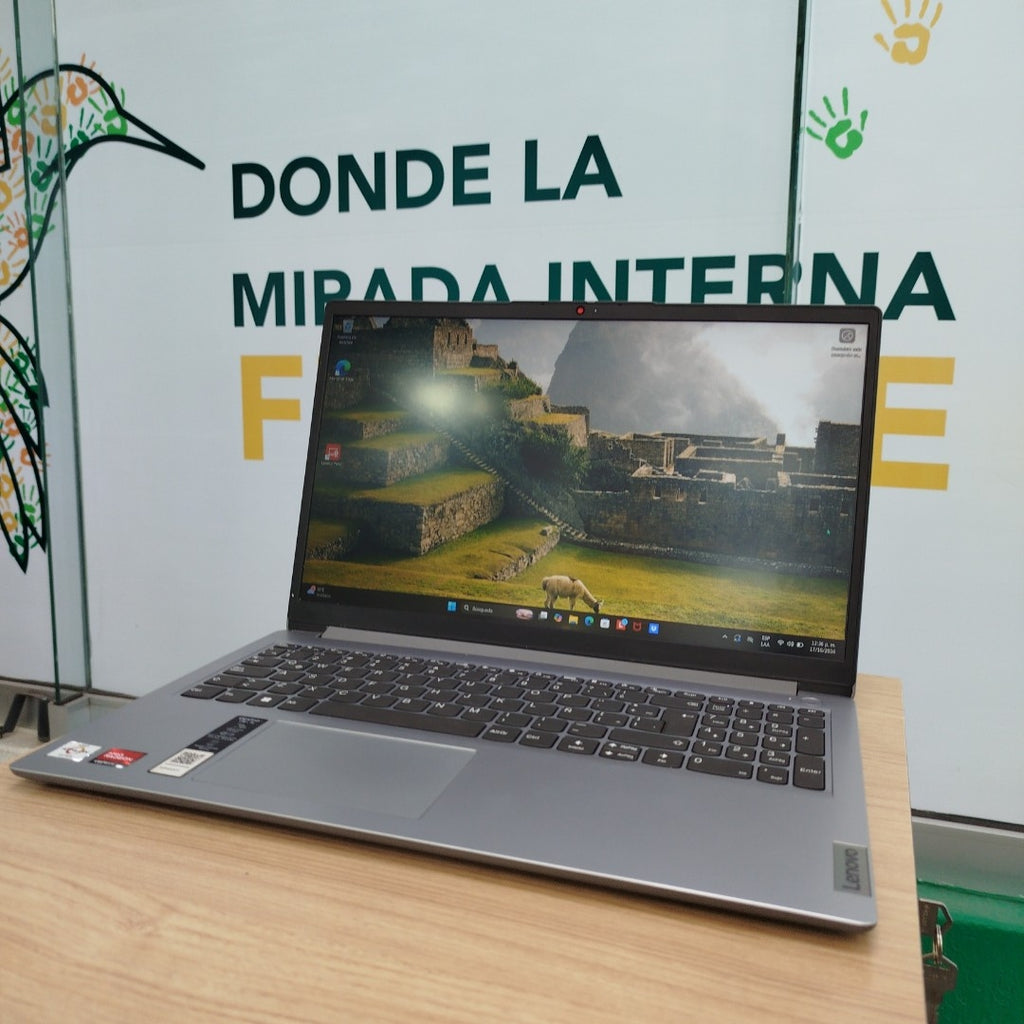 LAPTOP LENOVO IDEAPAD 1 15AMN7 (2023) 256 GB SSD 8 GB RAM (SEMINUEVO)