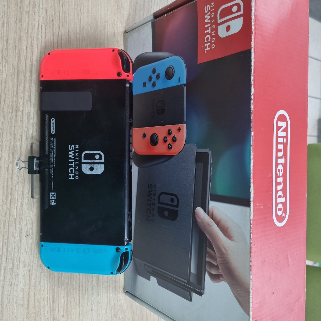 CONSOLA DE VIDEOJUEGO NINTENDO SWITCH 1.1 32 GB (SEMINUEVO)