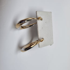 ARETES TEJIDO ARRACADA TRENZADA COMBINADA 14K 1.9 GR (NUEVO)