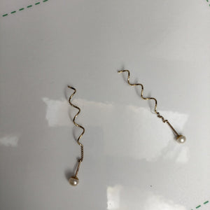 VIOLADORES PAR ORO 14 K 1.3 GRMS (SEMINUEVO)