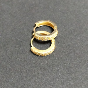 ARETES HUGGIES C CIRCONIAS 14K 1.7 GR (NUEVO)