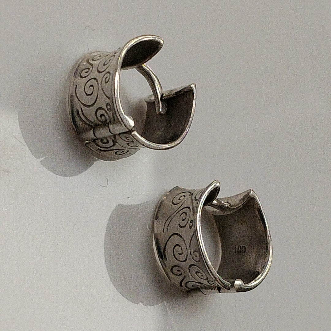ARRACADAS PAR ORO BLANCO 14 K 4.6 GRMS (SEMINUEVO)