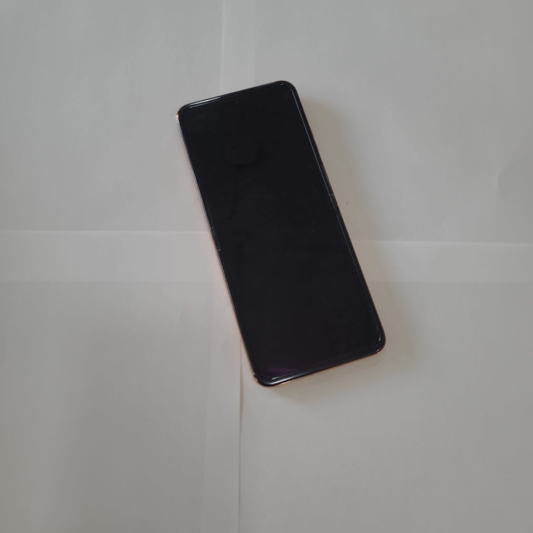 CELULAR MOTOROLA RAZR 50 ULTRA XT2451-3 (2024) 512 GB 12 GB RAM (SEMINUEVO)