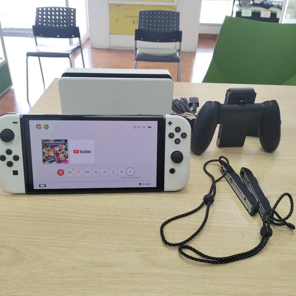 CONSOLA DE VIDEOJUEGO NINTENDO SWITCH OLED 64 GB (SEMINUEVO)