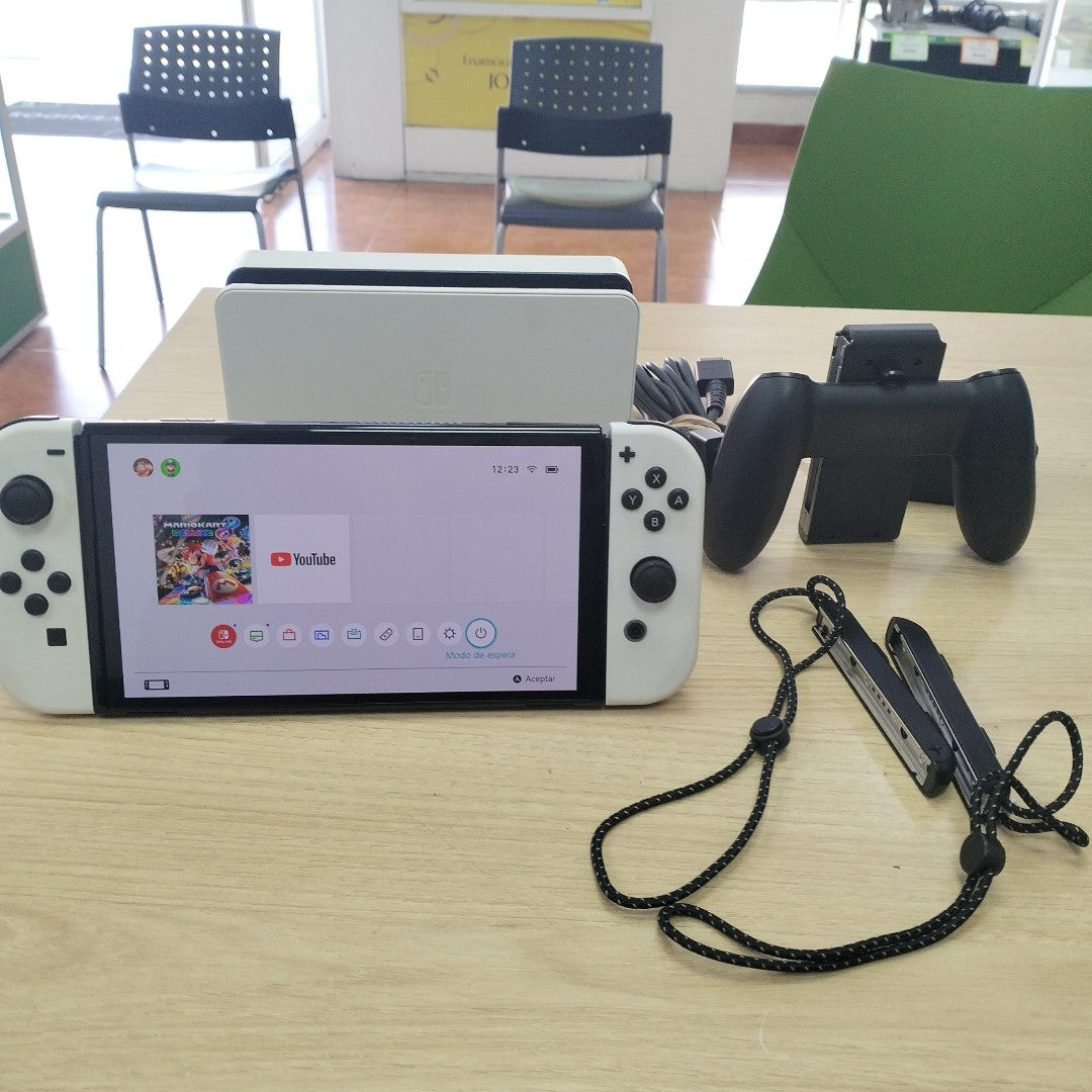 CONSOLA DE VIDEOJUEGO NINTENDO SWITCH OLED 64 GB (SEMINUEVO)