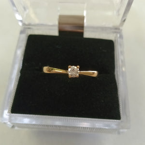 ANILLO SOLITARIO CON DIAMANTE CORTE BRILLANTE 0.17CTS JK VS, 14K 2.4 G (NUEVO)