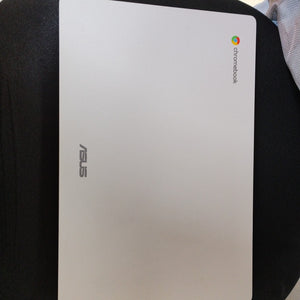 LAPTOP ASUS CROMEBOOK CX1405CTA C8G128-C1 (2025) 128 GB 8 GB RAM (SEMINUEVO)