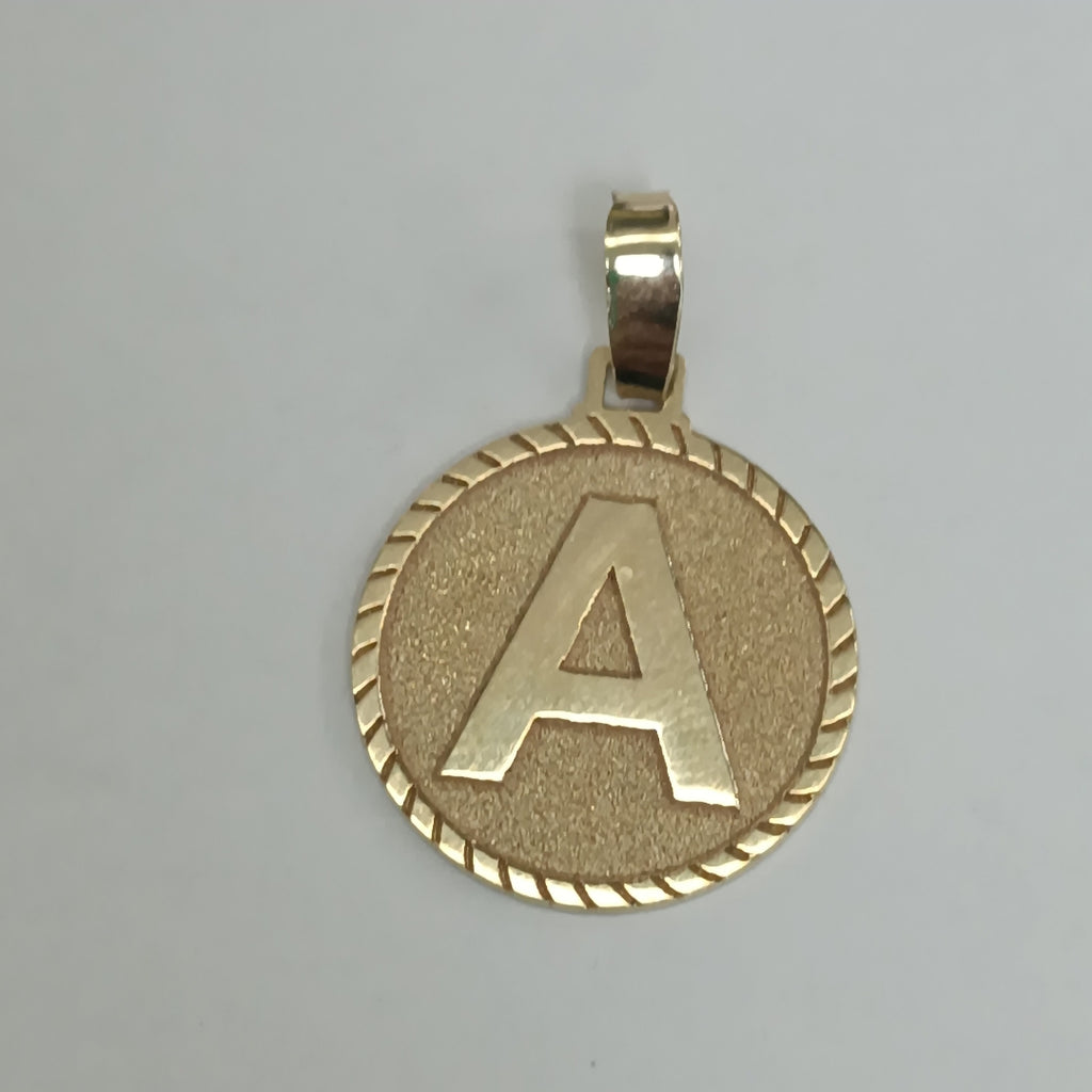 DIJE INICIAL A 14K 1.2 GR DLO 06 A (NUEVO)