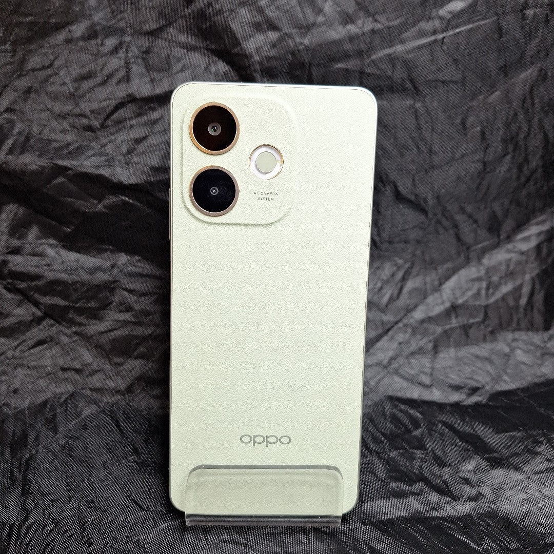 CELULAR OPPO A5 PRO CPH2711 (2025) 256 GB 8 GB RAM (SEMINUEVO)