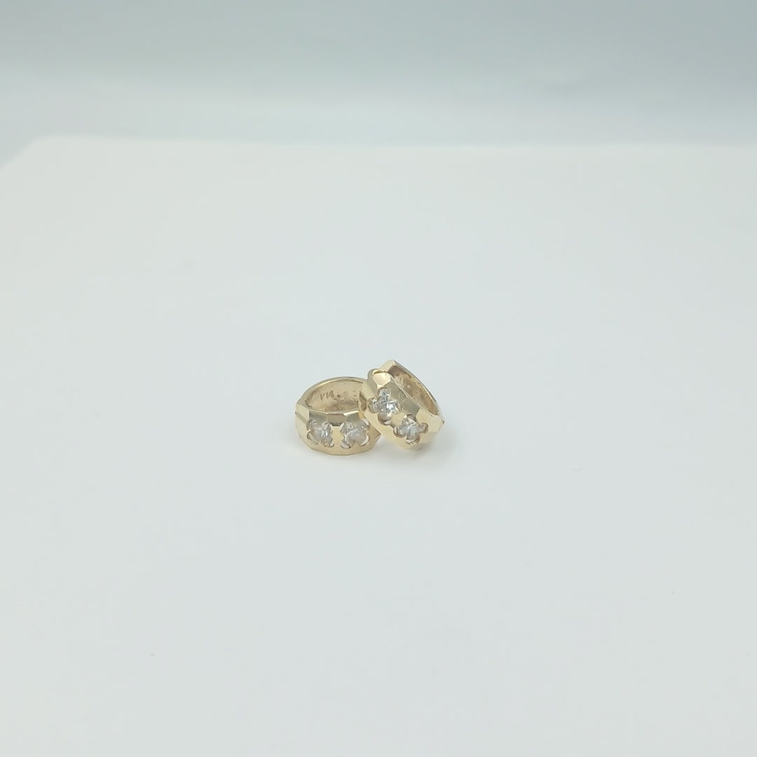 ARETES PAR ORO 14 K 2.6 GRMS (SEMINUEVO)