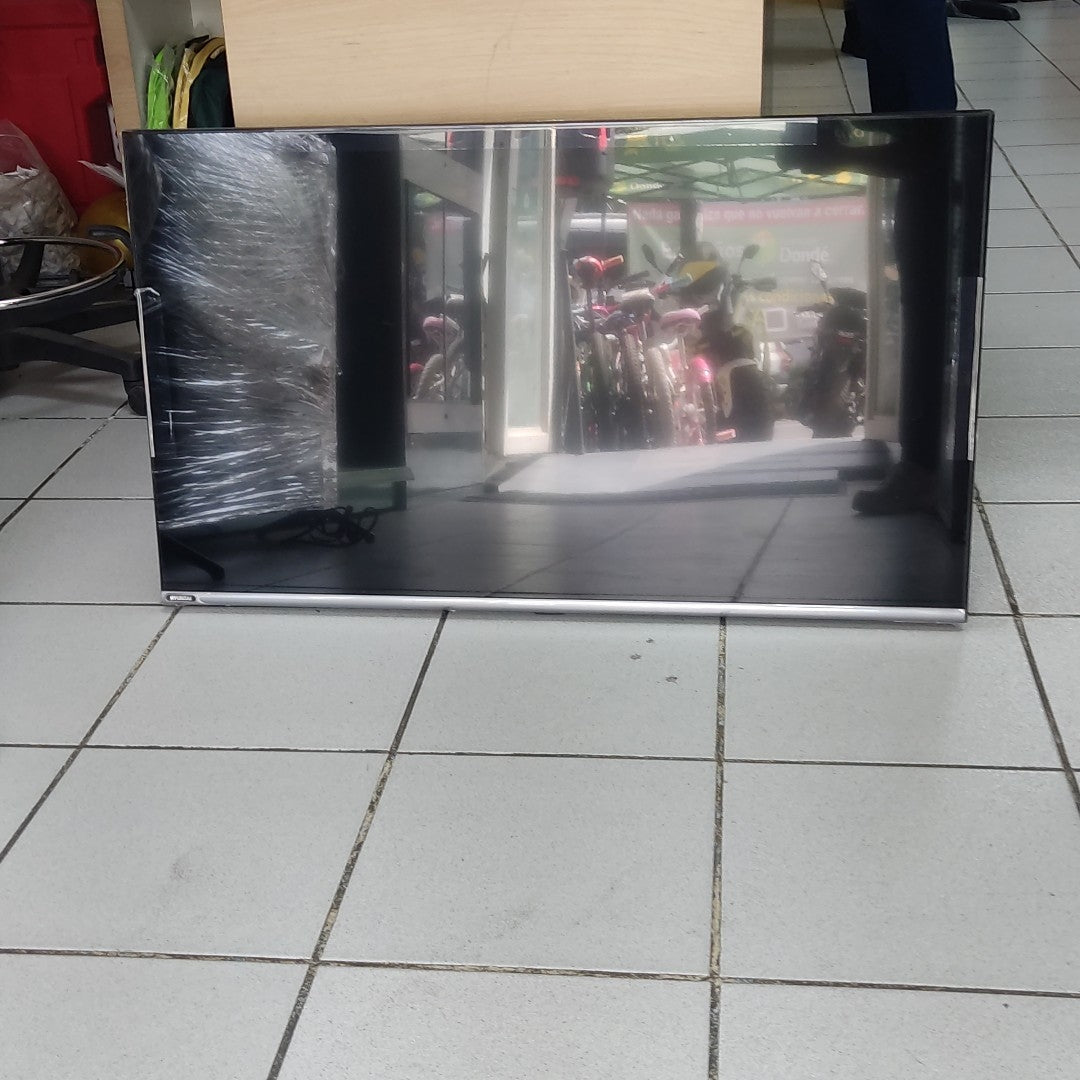 PANTALLA HYUNDAI HYLED4321AIM 43" LED FULL HD (SEMINUEVO)