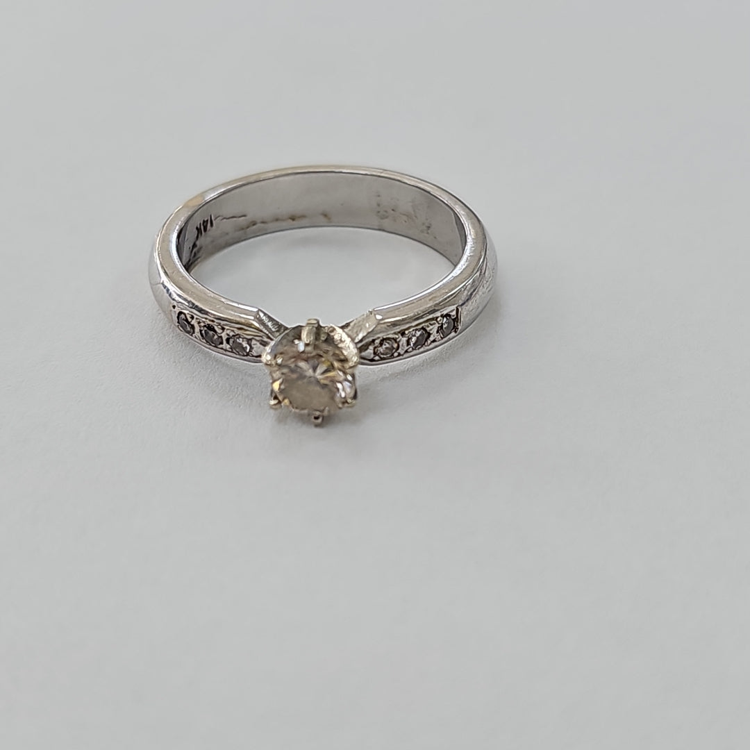 ANILLITO ORO BLANCO 14 K 7.8 GRMS (SEMINUEVO)