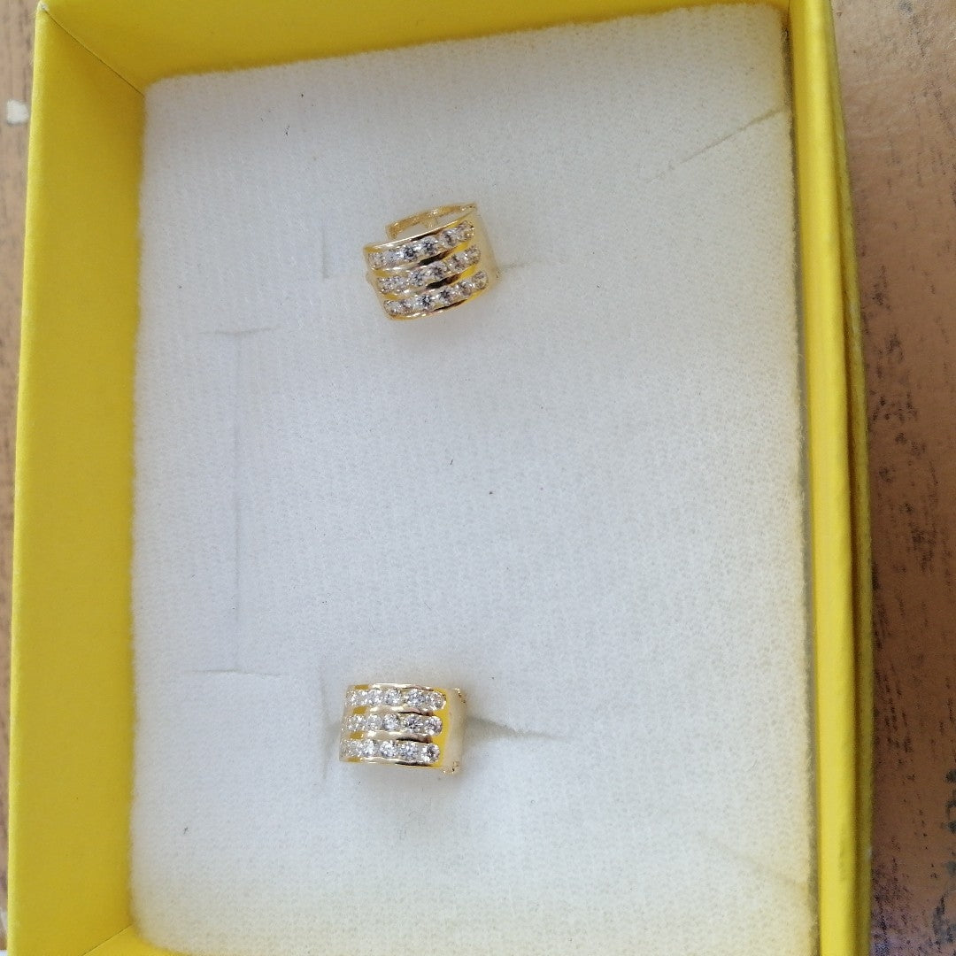 ARETES HUGGIES C CIRCONIA 14K 2.2 GR (NUEVO)